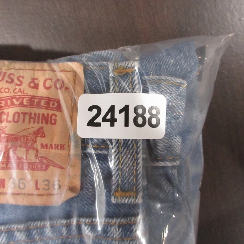 Vintage Levis Jeans Mens 36x36 Blue 505 Regular Straight Denim Pants Y2K Faded